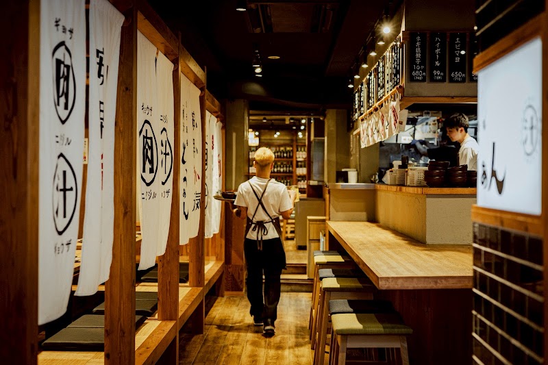 餃子酒場 肉汁とっつぁん上野御徒町店の店舗写真