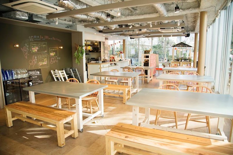 CAFE＆HALL Oursの店舗写真