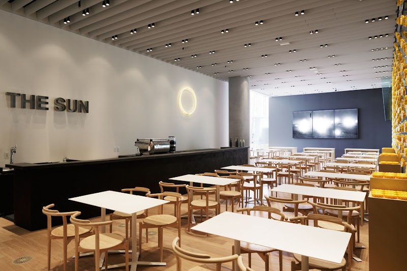 THE SUN & THE MOON (Café)