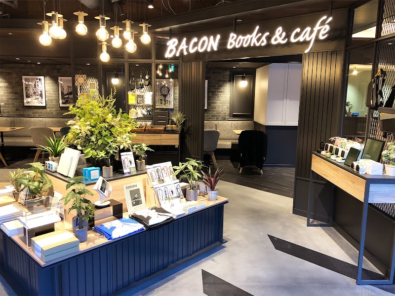 BACON Books & cafe