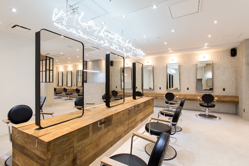 La fith hair vail 梅田店の店舗写真