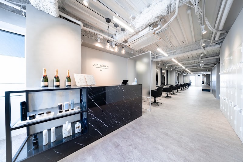 confidence MEN'S HAIR 新宿3rdの店舗写真